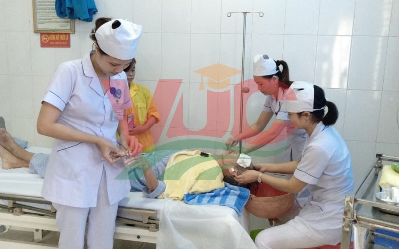 Hình thức học Trung cấp Điều dưỡng từ xa