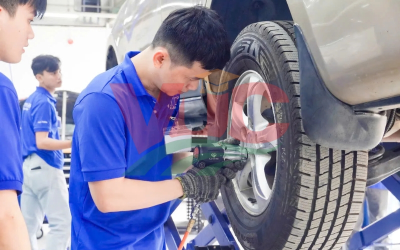 Thời gian học Trung cấp công nghệ ô tô online bao lâu? 5 Một số môn được dạy trong thời gian học Trung cấp công nghệ ô tô online
