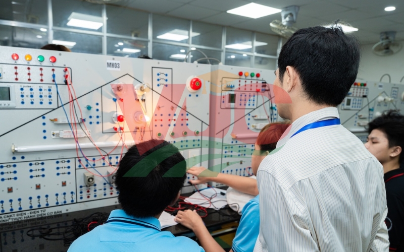 Mua bằng Trung cấp điện sẽ có rủi ro gì? Có nên mua không? 7 Nên học Trung cấp điện ở đâu để có bằng hợp lệ?