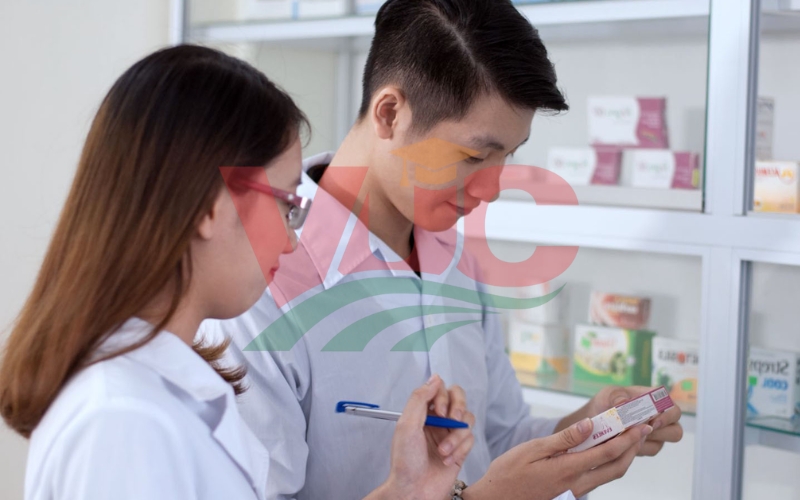 Vì sao có người đến U30 mới bắt đầu học Trung cấp Dược?