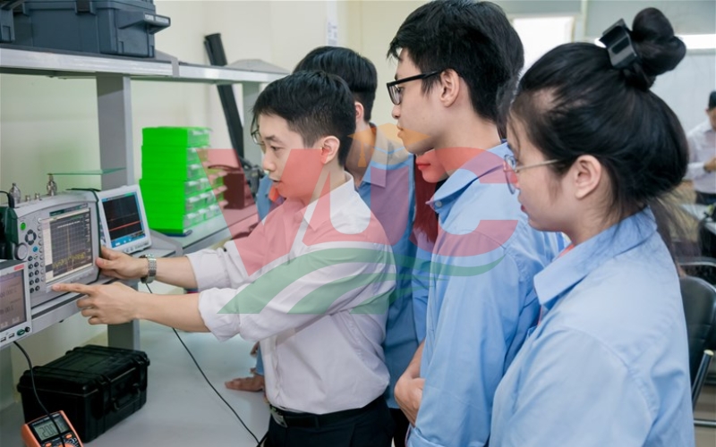 Mua bằng Trung cấp điện sẽ có rủi ro gì? Có nên mua không? 5 Vì sao có nhiều người tìm mua bằng Trung cấp điện?